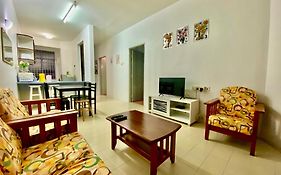 Batu Ferringhi Bayu Emas Apartment
